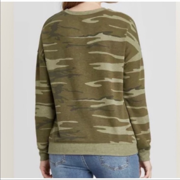 Nwt Zoe + Liv Fleece Camouflage Sweatshirt - Picture 2 of 7